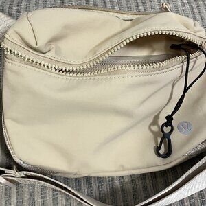 Lululemon Everywhere Belt Bag 1L